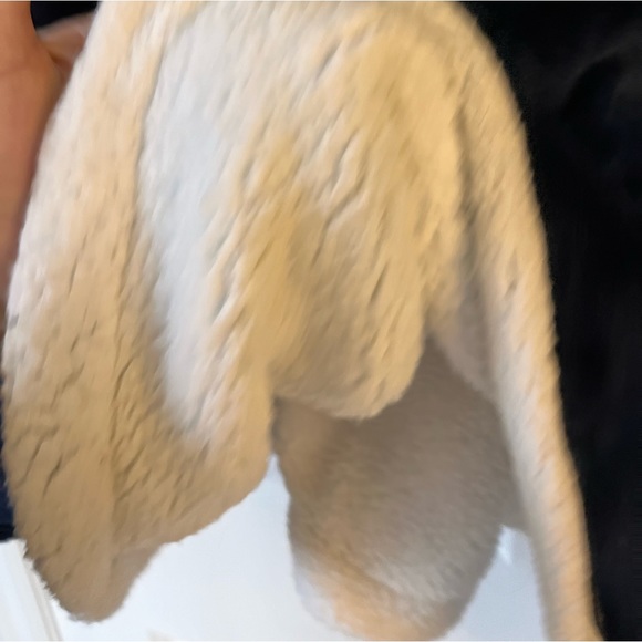 Oversized sweater blanket. (Oodie) - Picture 4 of 4